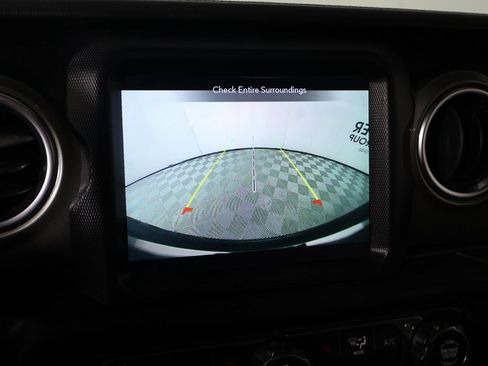 Used 2019 Jeep Wrangler Unlimited Sahara image 6