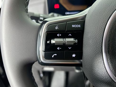 New 2026 Kia Carnival EX image 16