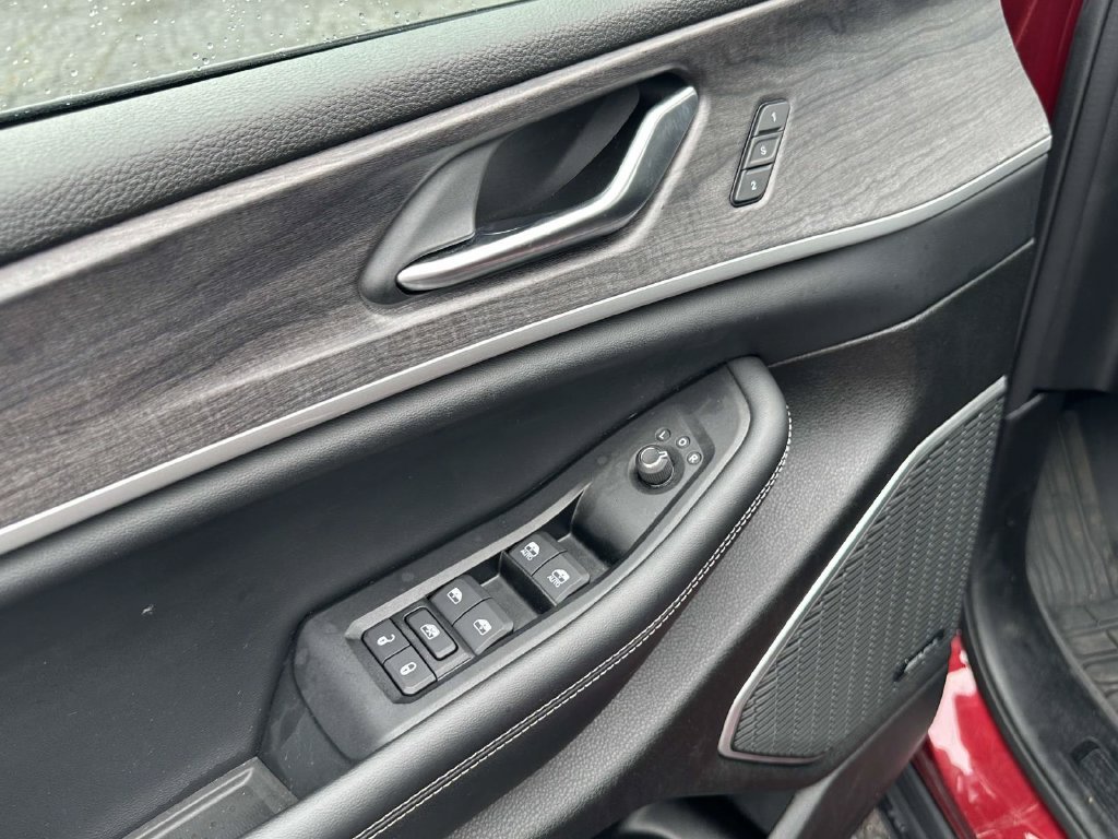 Used 2023 Jeep Grand Cherokee 4WD 4xe image 17