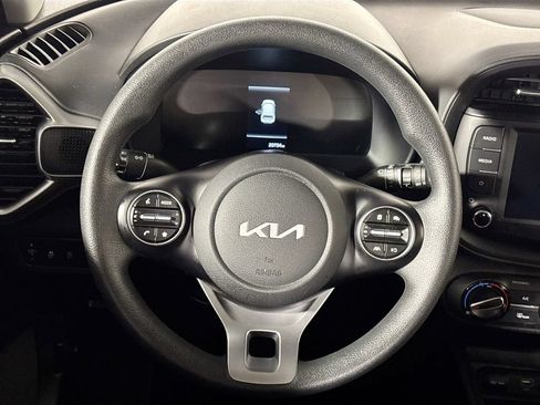 Used 2025 Kia Soul LX w/ LX Technology Package FWD image 13