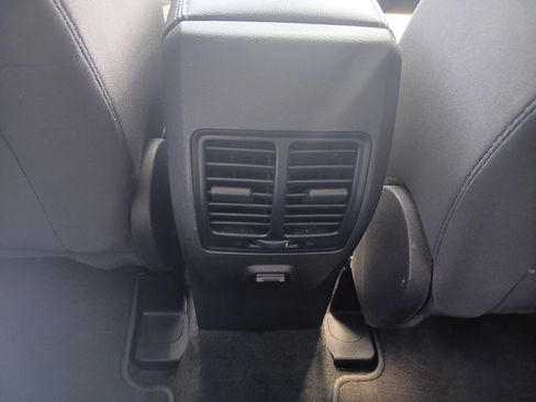 Used 2019 Ford Escape SE FWD image 22