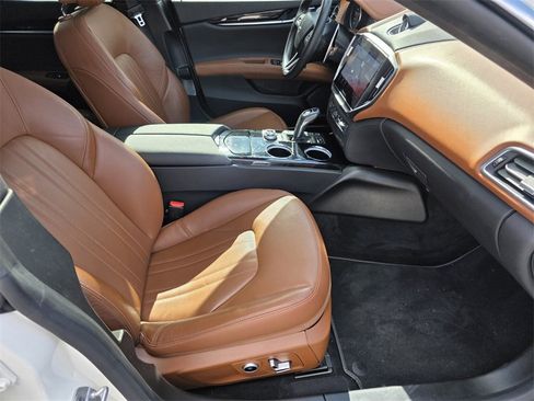 Used 2022 Maserati Ghibli Modena image 31