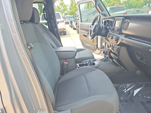 Used 2018 Jeep Wrangler Unlimited Sport S AWD/4WD image 31