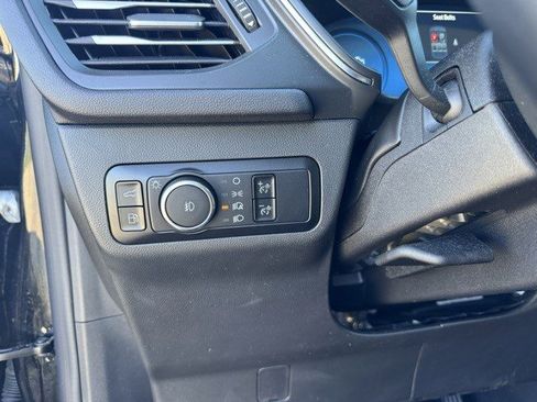 Certified 2025 Ford Escape Platinum w/ Premium Technology Package image 14