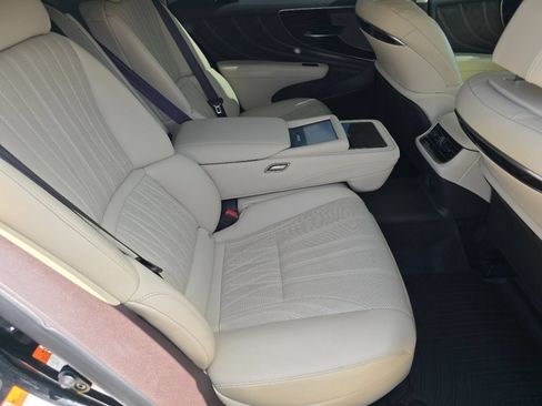 Used 2018 Lexus LS 500 AWD w/ Luxury Package image 21