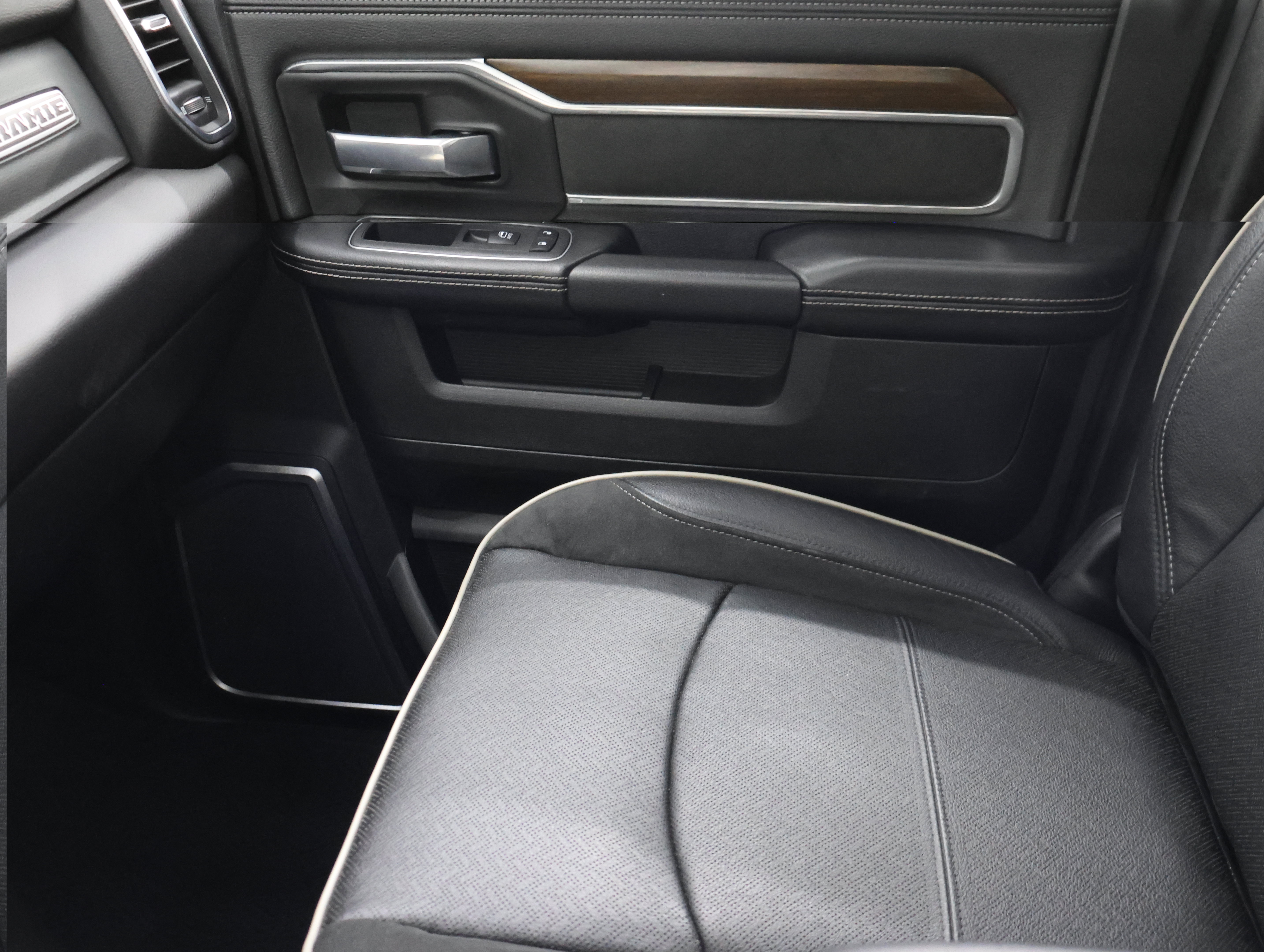 Used 2024 RAM 2500 Laramie AWD/4WD image 14