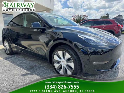 Used 2024 Tesla Model Y Long Range AWD/4WD image 4