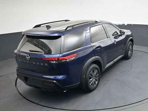 Certified 2026 Nissan Pathfinder SV w/ SV Premium Package FWD image 32
