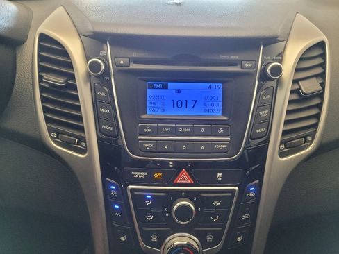 Used 2016 Hyundai Elantra GT FWD image 25