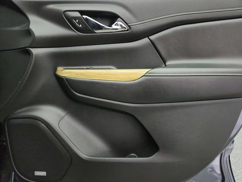Used 2019 GMC Acadia Denali AWD/4WD image 33