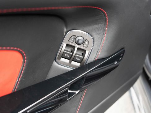 Used 2015 Aston Martin V12 Vantage S image 15