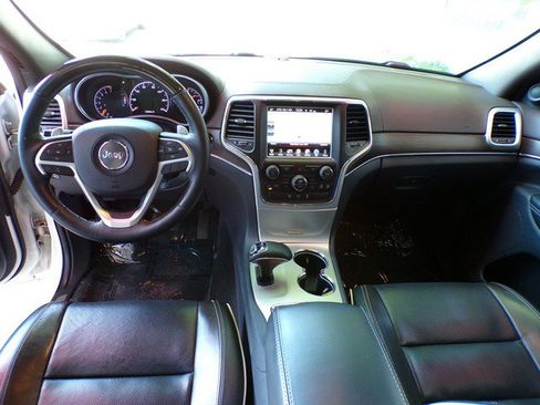Used 2015 Jeep Grand Cherokee Overland AWD/4WD image 11