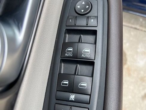 Certified 2017 Chrysler Pacifica Touring-L image 18