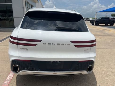 Used 2022 Genesis GV70 2.5T w/ Advanced Package AWD/4WD image 4