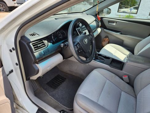 Used 2015 Toyota Camry LE FWD image 13
