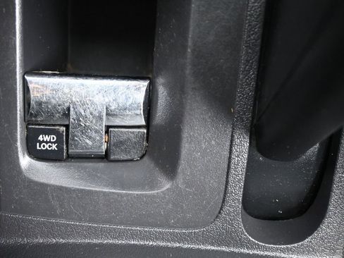 Used 2017 Jeep Patriot Sport image 17