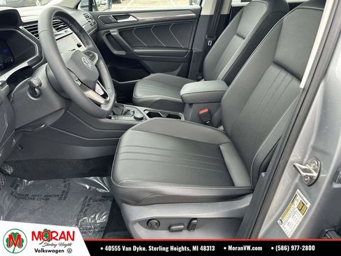 Certified 2023 Volkswagen Tiguan SE w/ Panoramic Sunroof Package AWD/4WD image 20