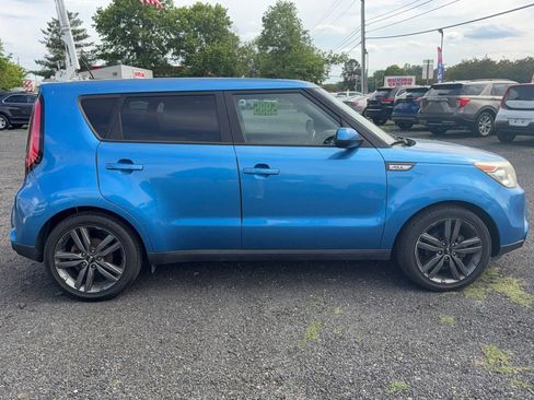 Used 2015 Kia Soul + w/ Audio Package FWD image 7