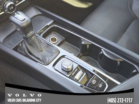 Used 2020 Volvo V60 T5 Cross Country image 19