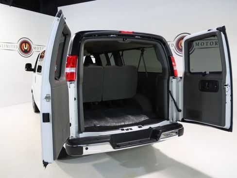 Used 2025 Chevrolet Express 3500 LT w/ LT Preferred Equipment Group image 29