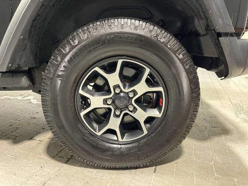 Used 2020 Jeep Wrangler Unlimited Rubicon w/ Dual Top Group AWD/4WD image 8