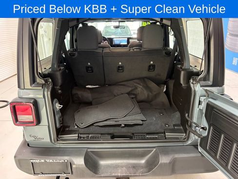 Used 2024 Jeep Wrangler Unlimited Sport AWD/4WD image 19
