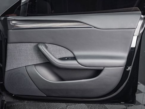 Used 2021 Tesla Model S Plaid image 54