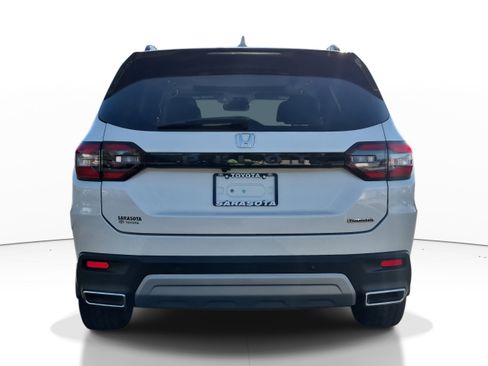 Used 2024 Honda Pilot Touring image 5