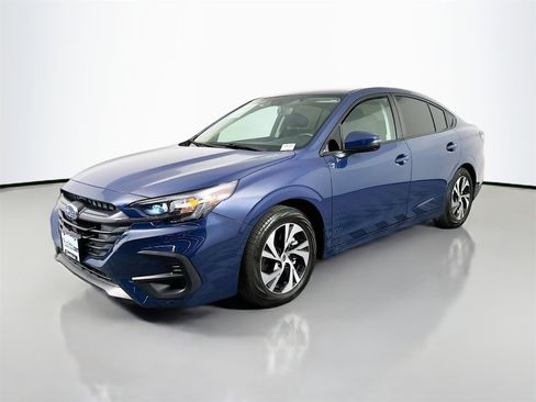 Used 2025 Subaru Legacy Premium image 3