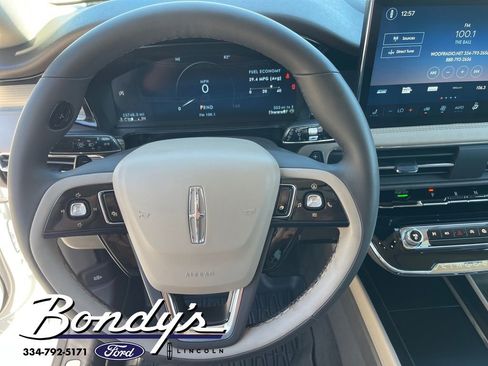 Used 2024 Lincoln Corsair FWD image 7