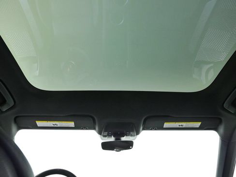 Certified 2025 Porsche Taycan 4S AWD/4WD image 22