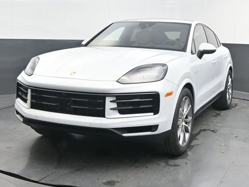 New 2026 Porsche Cayenne S image 3