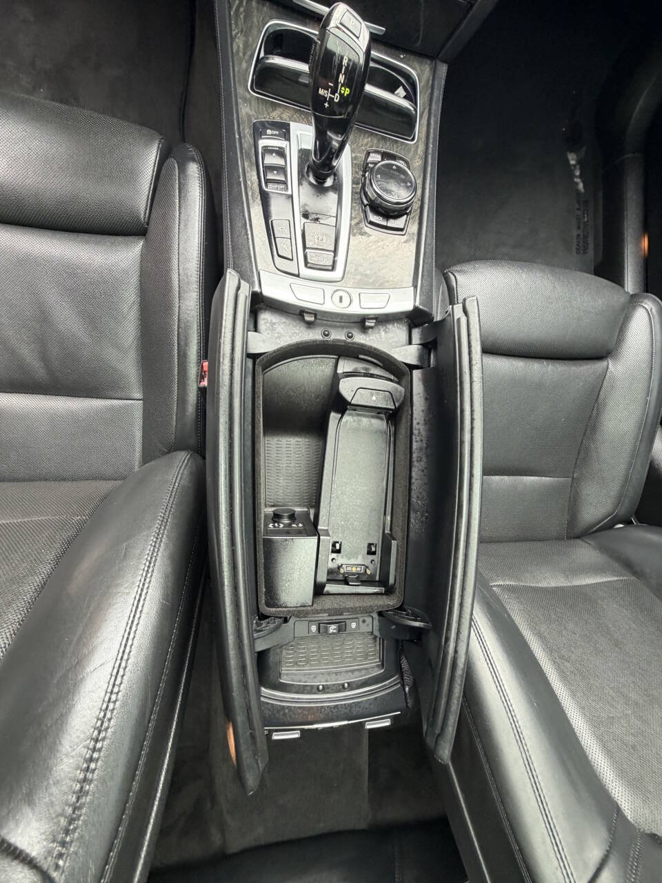 Used 2014 BMW 750Li RWD image 31