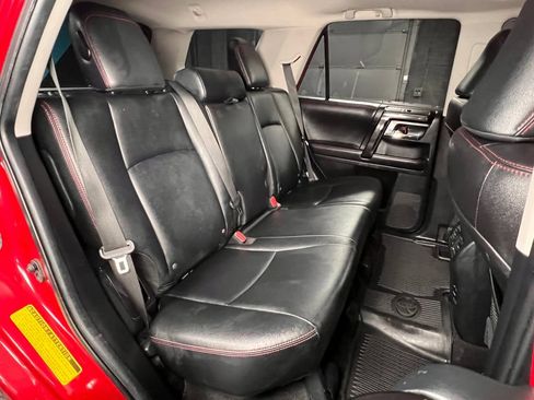 Used 2018 Toyota 4Runner TRD Off-Road Premium AWD/4WD image 30