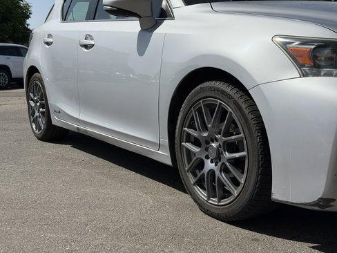 Used 2012 Lexus CT 200h Premium w/ Premium Audio Pkg FWD image 4