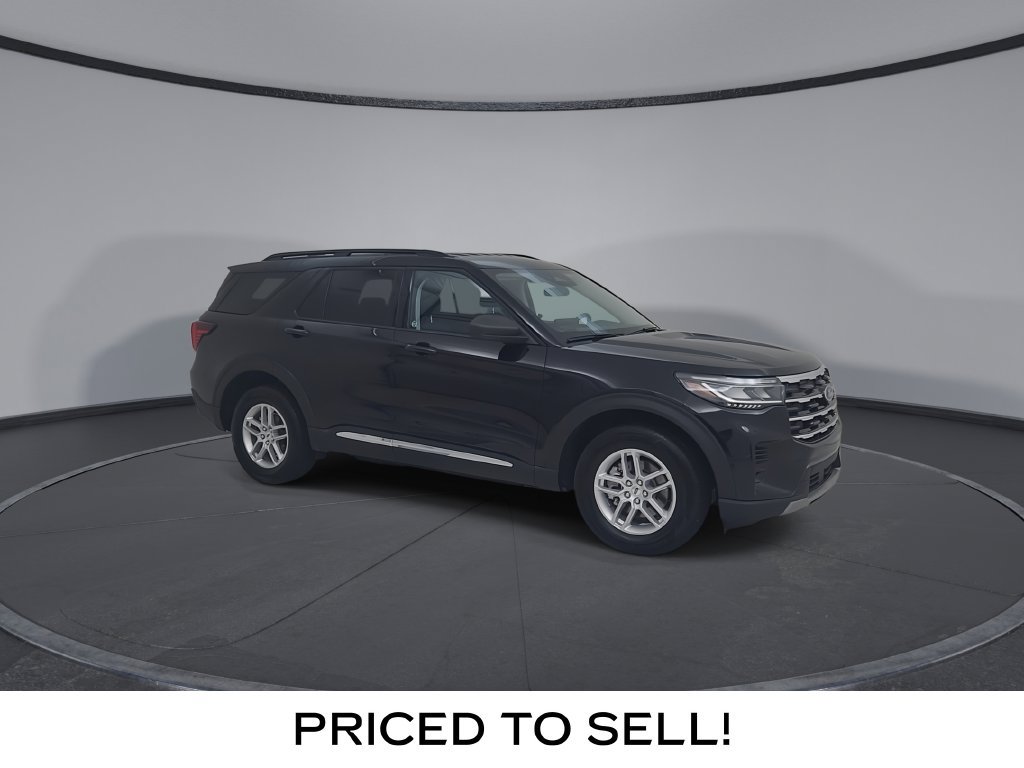 Used 2025 Ford Explorer Active AWD/4WD image 2