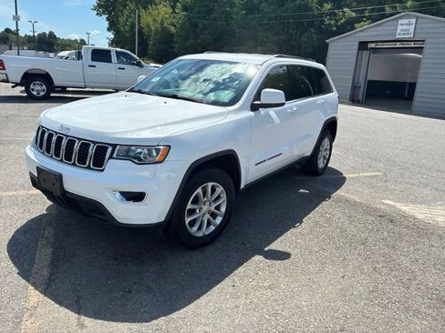 Used 2021 Jeep Grand Cherokee Laredo AWD/4WD image 7