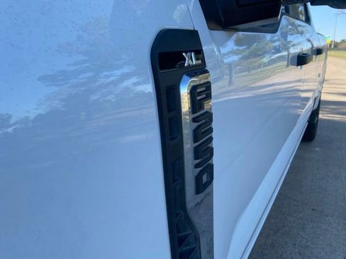 Used 2023 Ford F250 XL w/ Camper Package image 4
