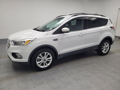 Used 2018 Ford Escape SE image 2