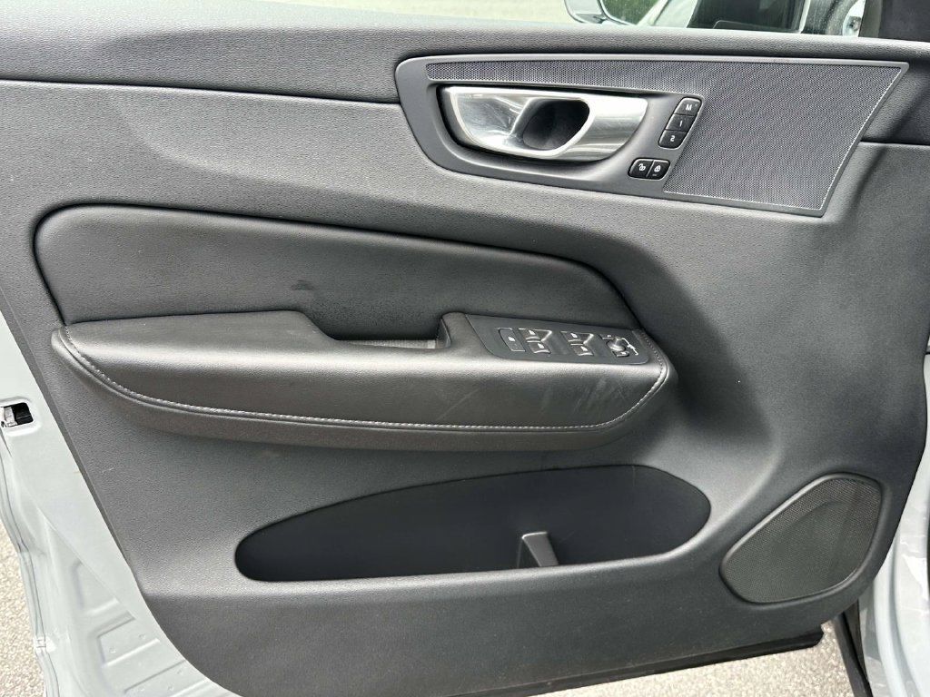 Certified 2024 Volvo XC60 B5 Core w/ Protection Package Premier AWD/4WD image 14