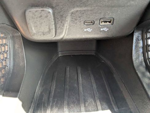 Used 2025 Chevrolet TrailBlazer LT AWD/4WD image 25