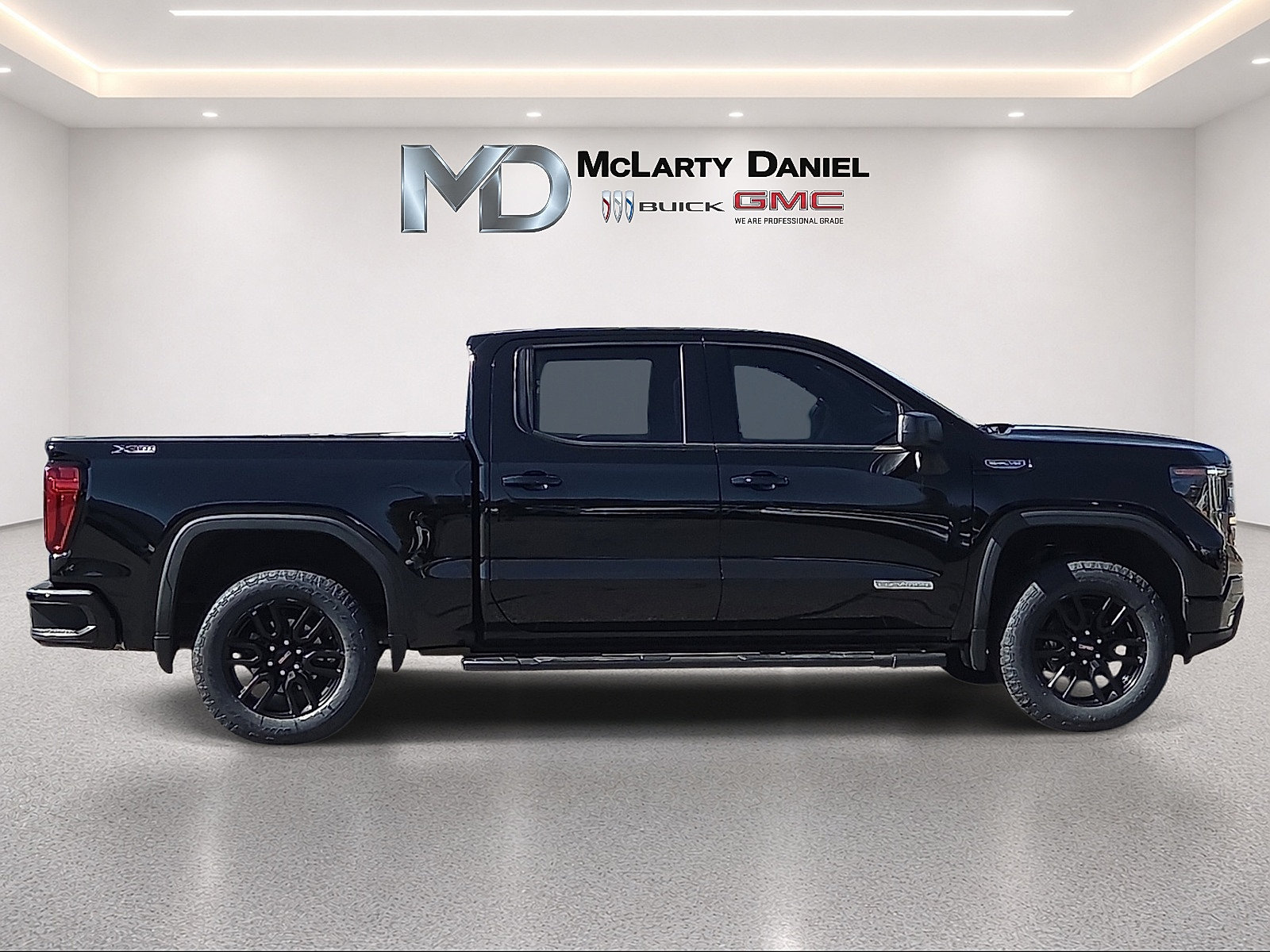 Used 2022 GMC Sierra 1500 Elevation w/ X31 Off-Road Package AWD/4WD image 15