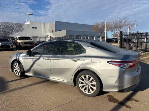 Used 2018 Toyota Camry L image 8