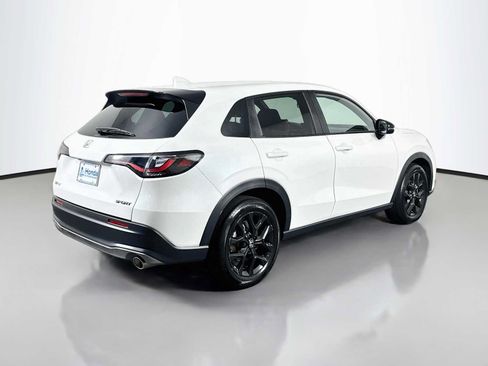 Used 2025 Honda HR-V Sport image 7