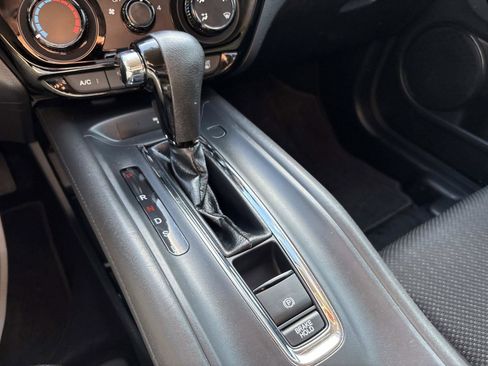 Used 2017 Honda HR-V LX image 29