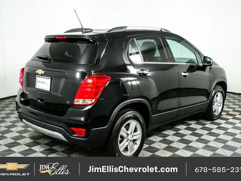 Certified 2020 Chevrolet Trax LT w/ LT Convenience Package AWD/4WD image 3