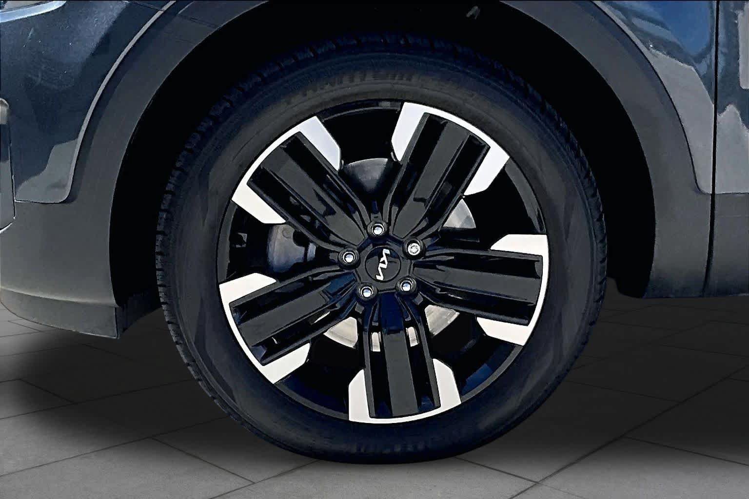 Used 2024 Kia Telluride SX FWD image 10