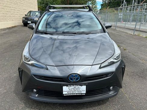 Used 2019 Toyota Prius XLE AWD/4WD image 2