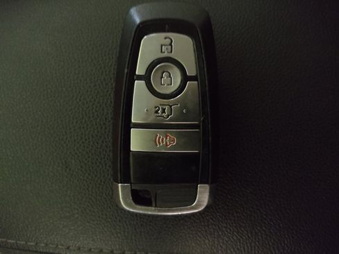 Used 2021 Ford Escape SE w/ SE Sport Appearance Package FWD image 32