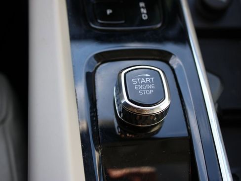 Used 2024 Volvo S60 B5 Plus image 28